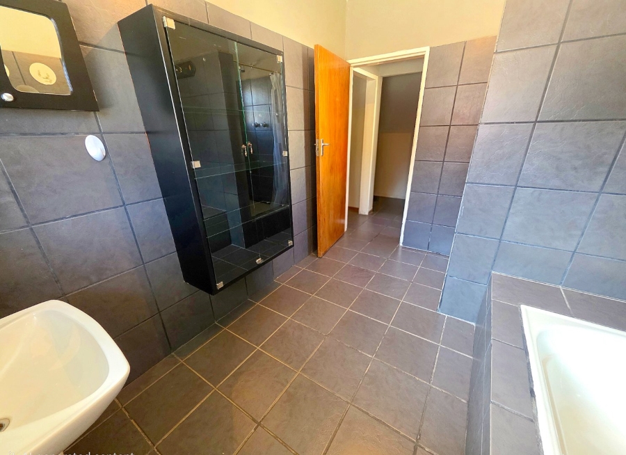 3 Bedroom Property for Sale in Oranjeville Free State